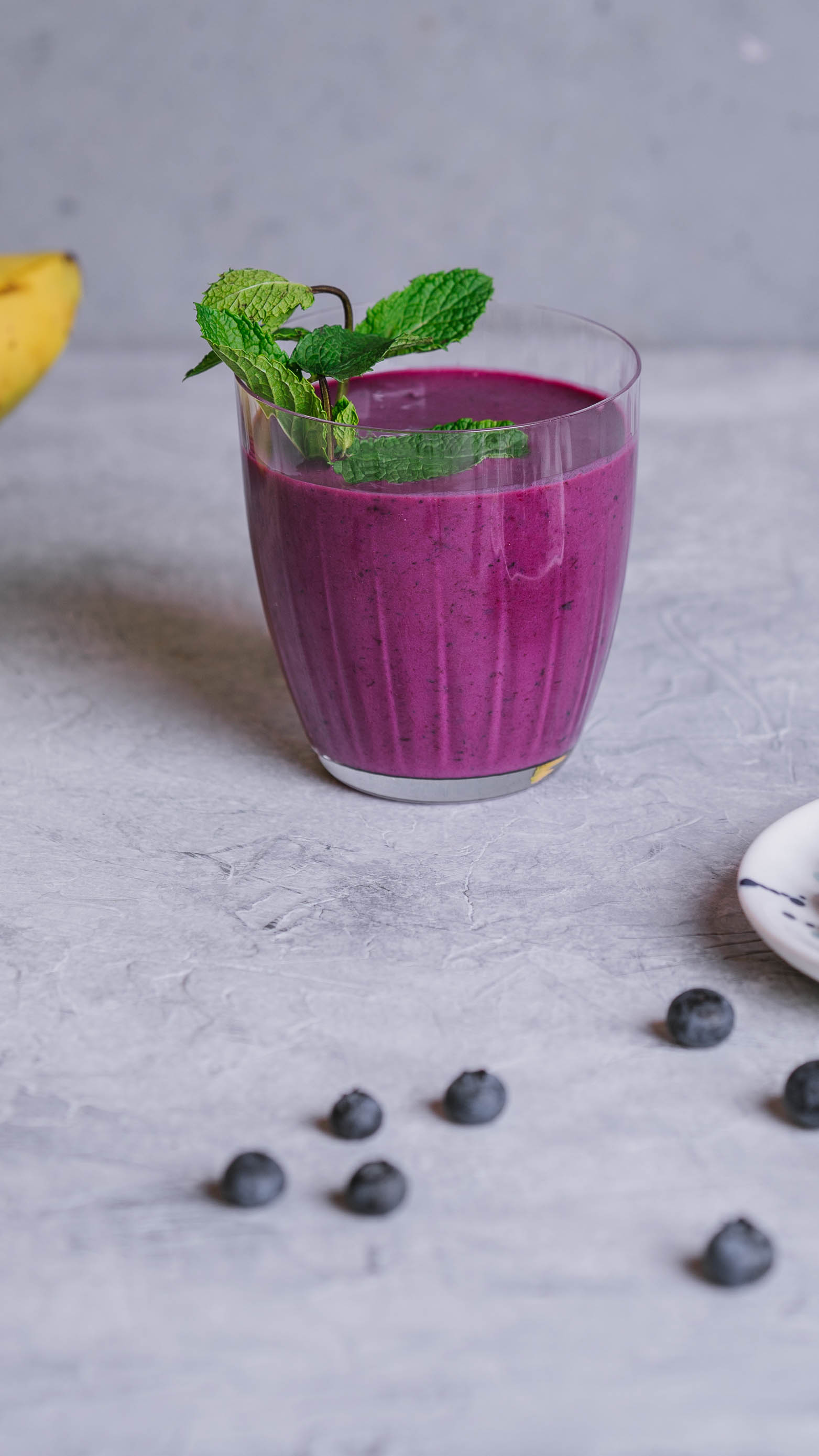 Koktajl: jagody, banan, jogurt naturalny