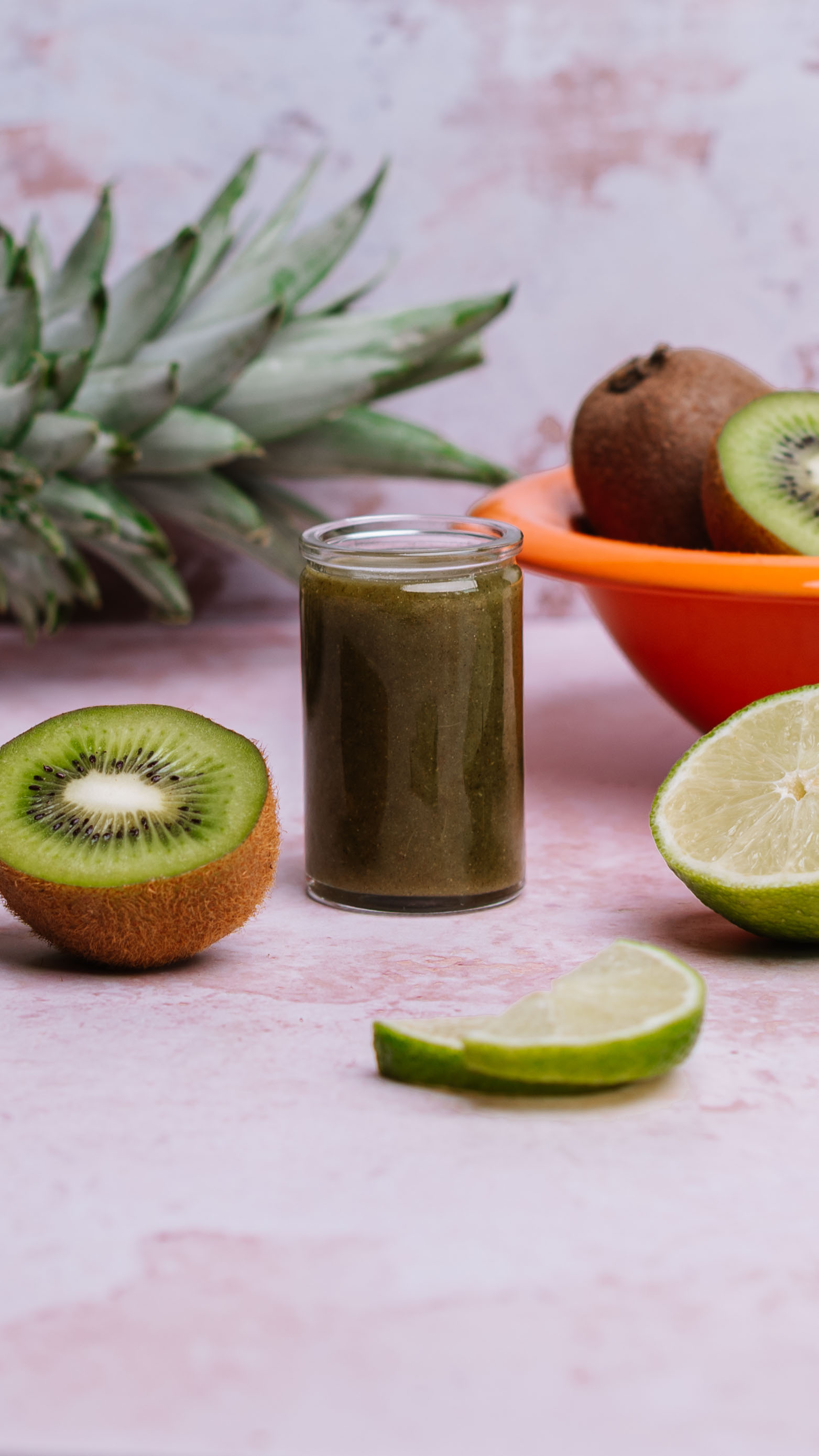 Shot 4HIM 120 ml: ananas, kiwi, szpinak, limonka, siemię lniane, guarana, spirulina