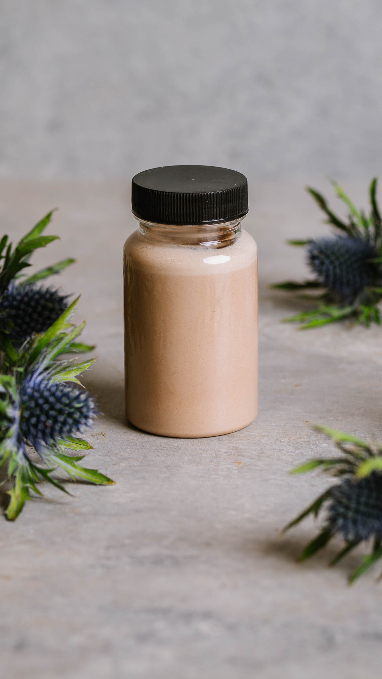 Low carb shot czekoladowy z orzechami ziemnymi i keto syropem klonowym